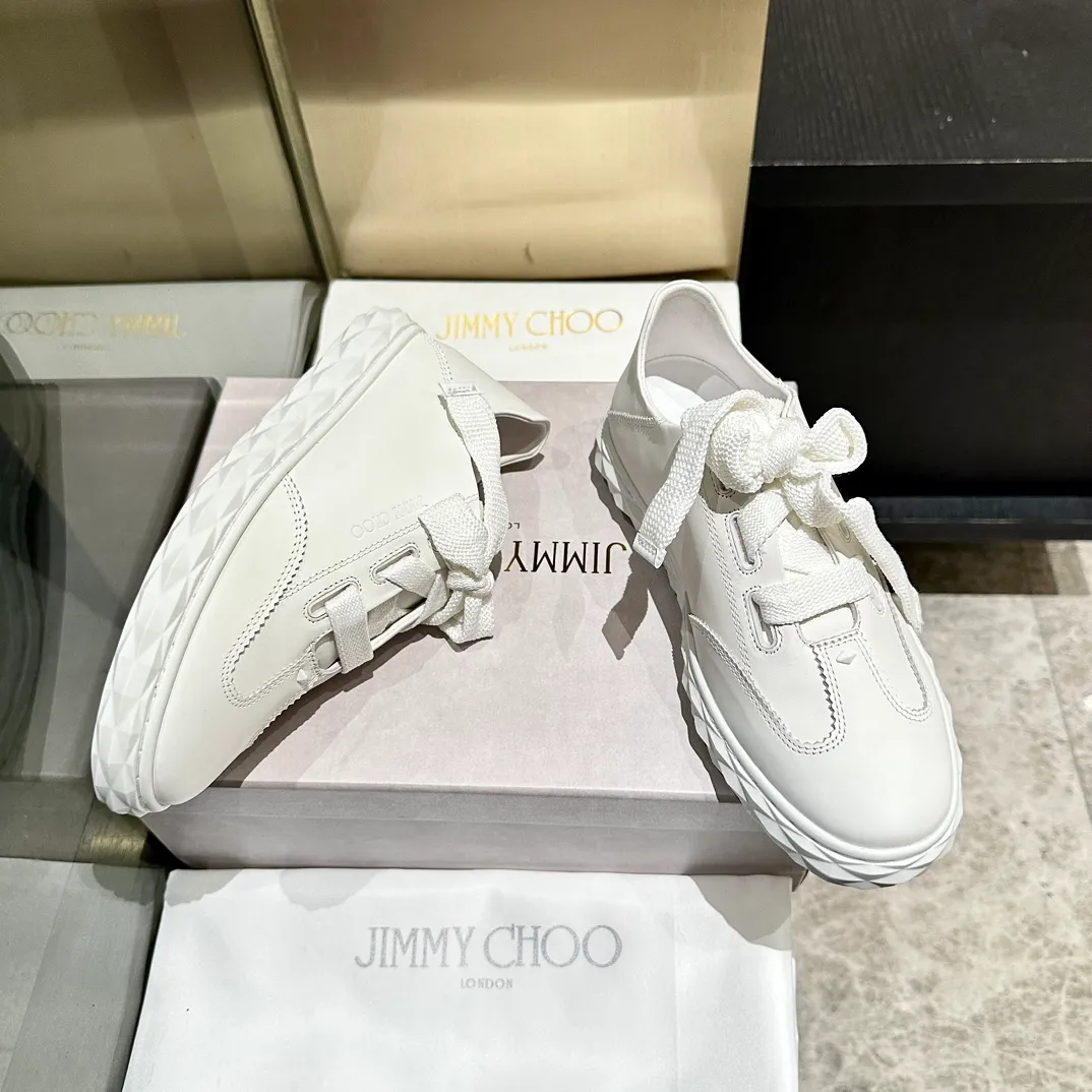 👟👟Ex-factory price 640👟👟 The new JIMMY CHOO, exclusively for sale, original large-soled casual white shoes, designed with the latest technology, strong three-dimensional effect👍The integration of multiple technologies, subverting fashion, super stylish! The combination is super beautiful. The original version is 1:1, versatile and trendy, both salty and sweet! New layout Size: 35-40